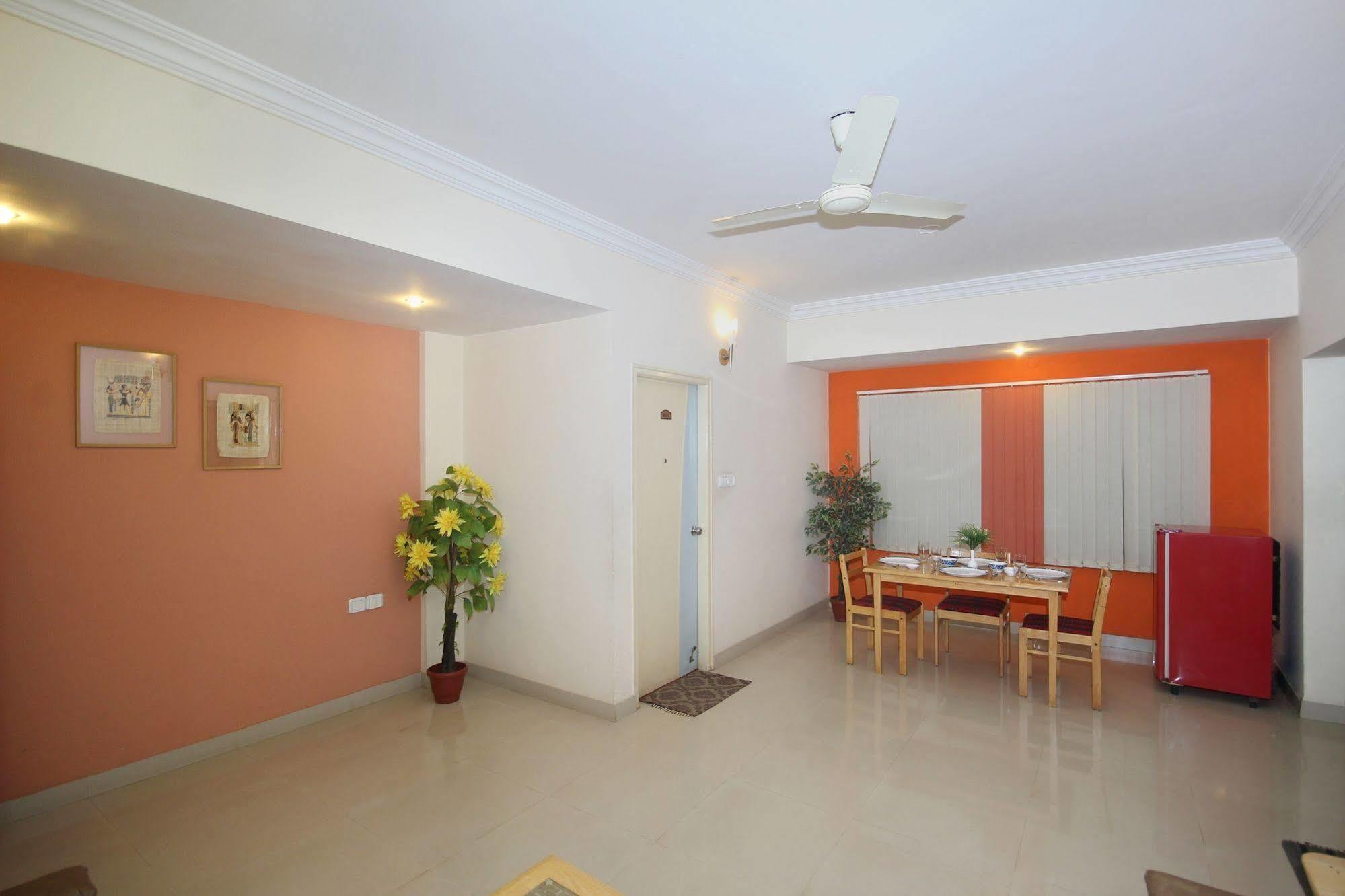 Oyo 5934 Lokaz Hotel Bangalore Luaran gambar