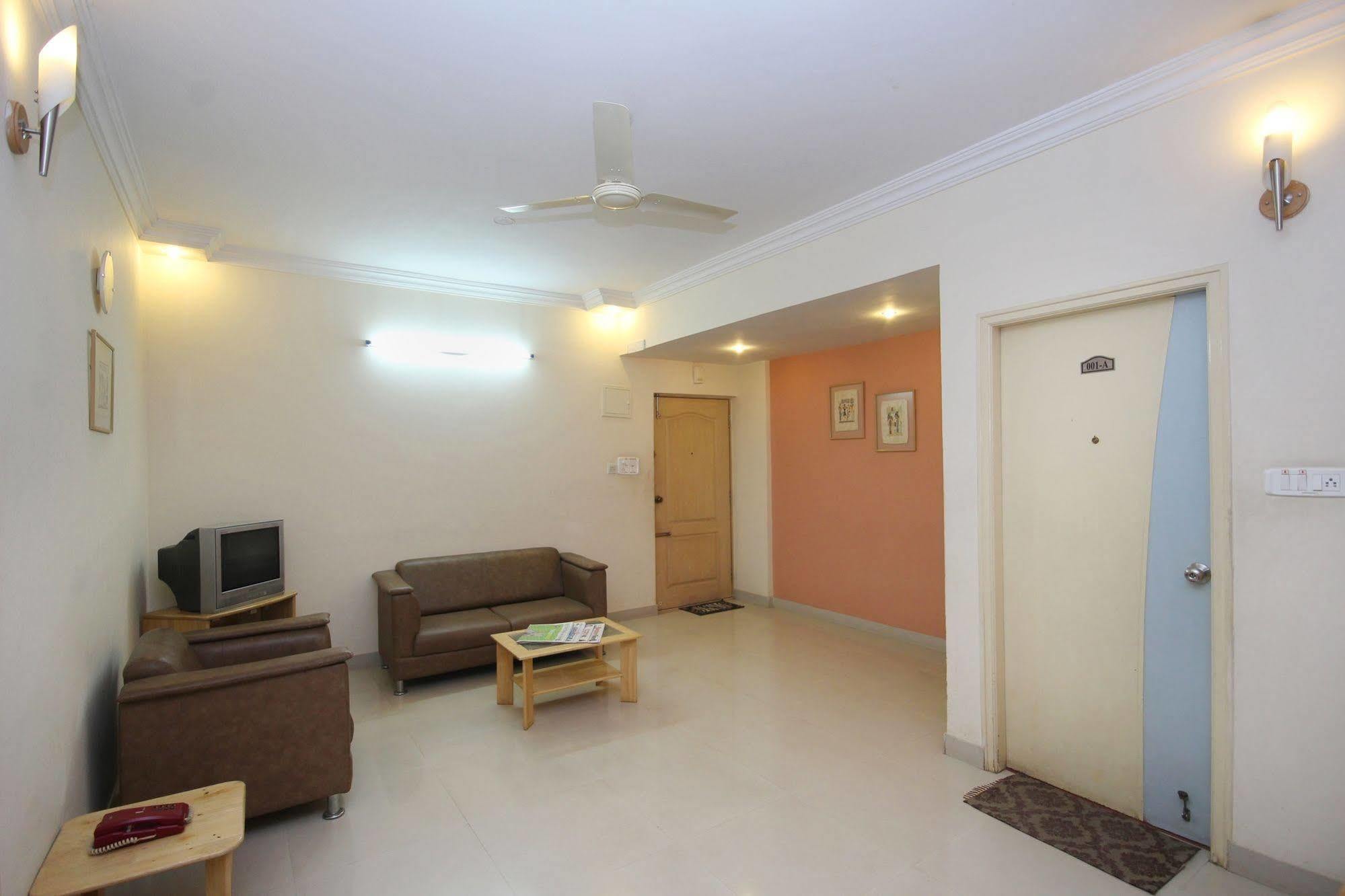 Oyo 5934 Lokaz Hotel Bangalore Luaran gambar