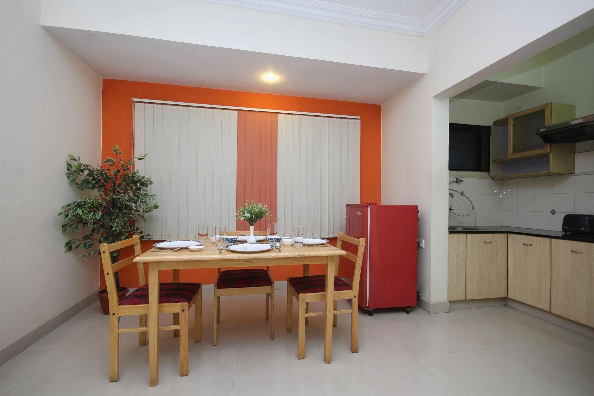 Oyo 5934 Lokaz Hotel Bangalore Luaran gambar