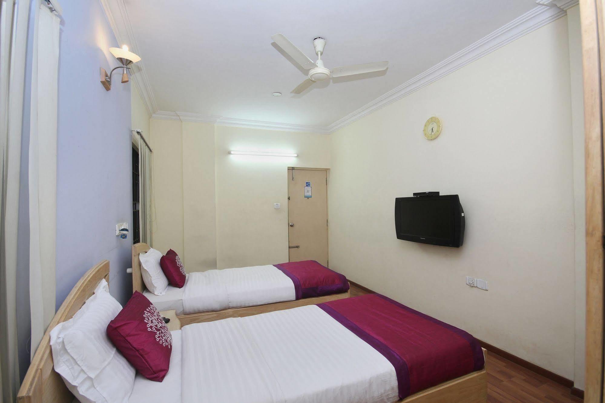 Oyo 5934 Lokaz Hotel Bangalore Luaran gambar