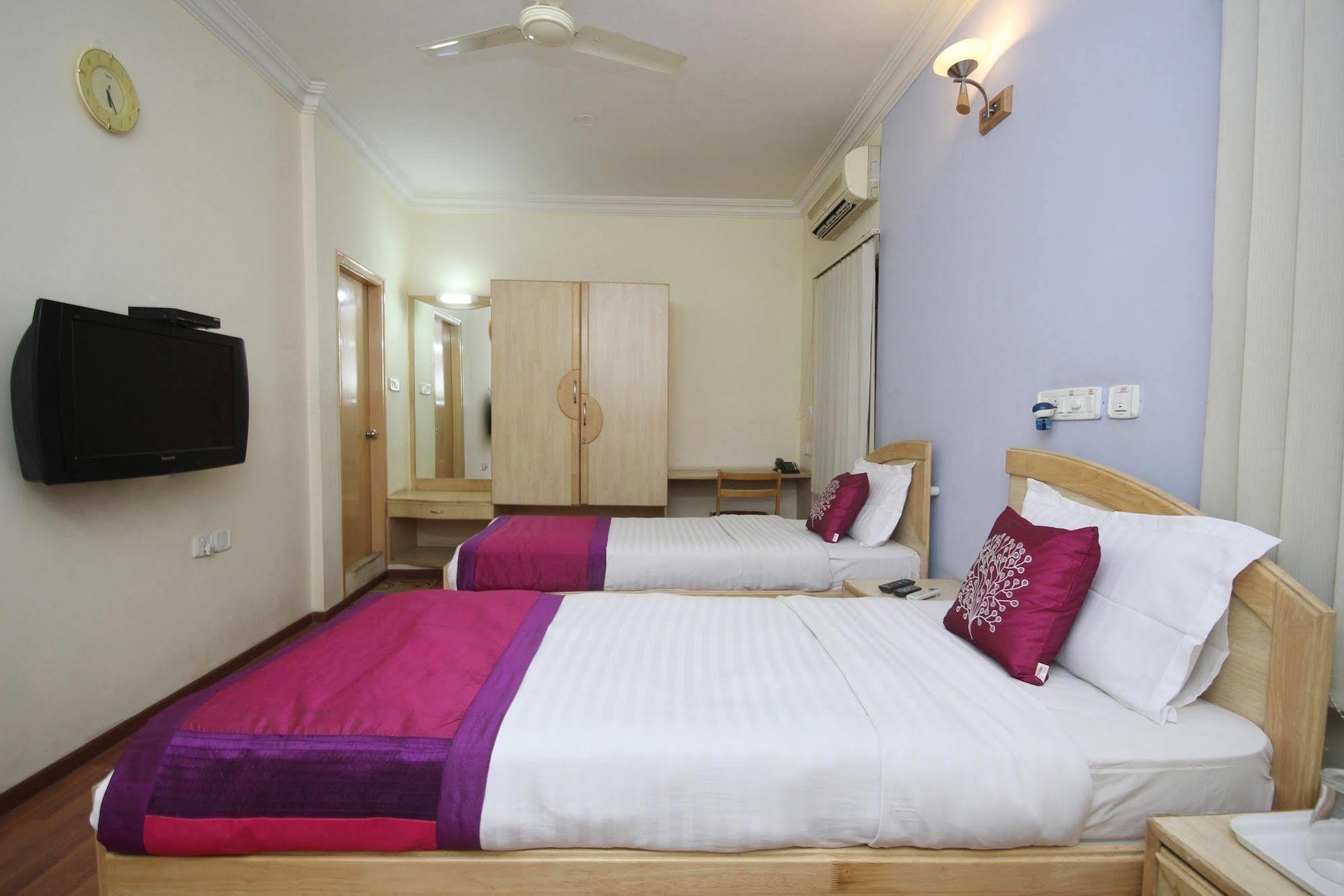 Oyo 5934 Lokaz Hotel Bangalore Luaran gambar